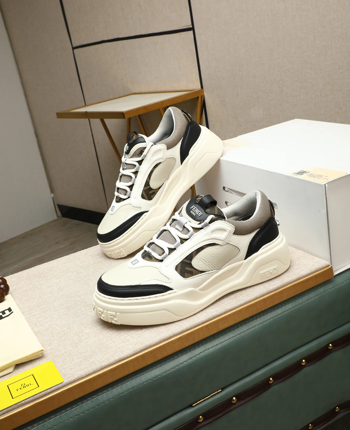 Men's shoes 💰760 [FENDI] Fendi - High-end quality original casual sports shoes - Upper: Nappa calfskin, pebbled calfskin, tongue and heel; injection molded brand logo plastic module - Lining: brand canvas - Outsole: ultra-light TPR foam·rubber; molded outsole -Super high quality control·Fine workmanship: highlighted (high-end·luxury·grade) -Size :39-44 (38, 45, can be customized)